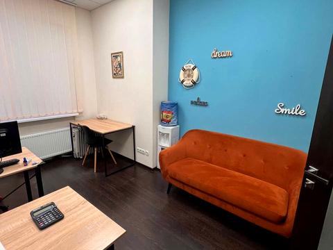 комерційна за адресою Крутогірний узвіз (Рогальова), 28