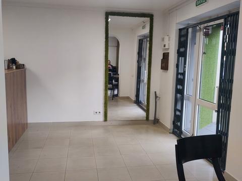 комерційна за адресою Героїв просп., 23