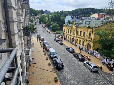 квартира по адресу Андреевский спуск, 3