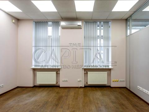 комерційна за адресою Музейний, 7