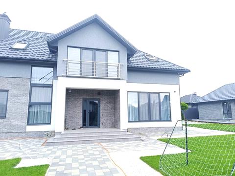 дом по адресу Центральна, 1