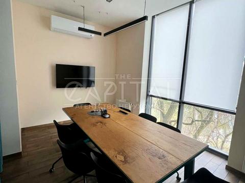 комерційна за адресою Марка Безручка вул., 24