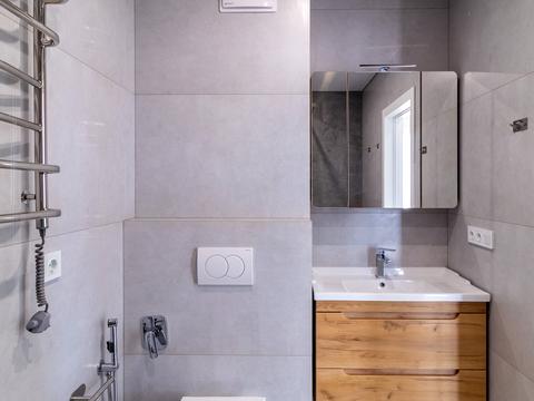 квартира за адресою Дніпровська набережна вул., 20-А