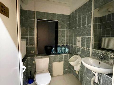комерційна за адресою Базарна вул., 89