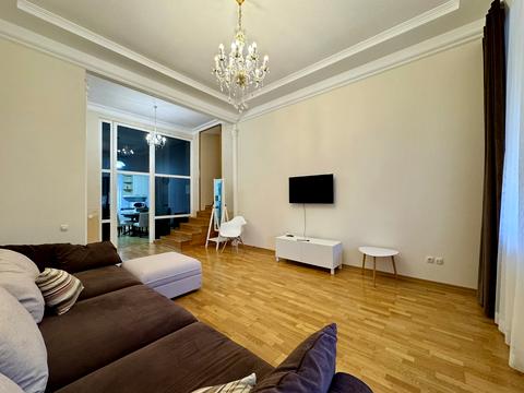 квартира за адресою Соборна вул. (Радянська), 40