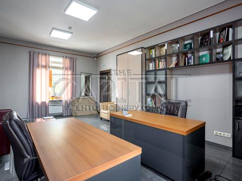 комерційна за адресою Жилянська вул., 97