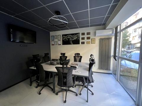 комерційна за адресою Набережно-Хрещатицька вул., 35В