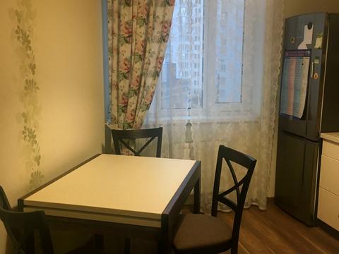 квартира по адресу Драгоманова ул., 6/1