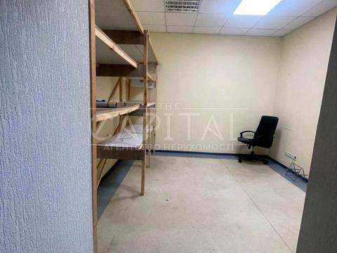 комерційна за адресою Дніпровська набережна вул., 13