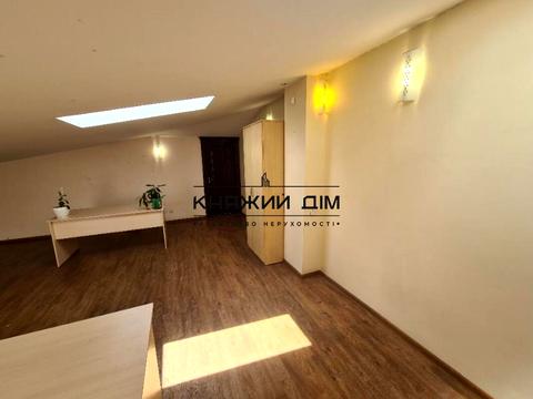 комерційна за адресою Борисоглібська вул., 15