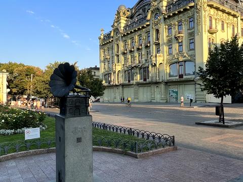 коммерческая по адресу Бунина ул. (Буніна), 38