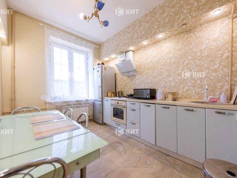 квартира за адресою Конституції пл., 2/2