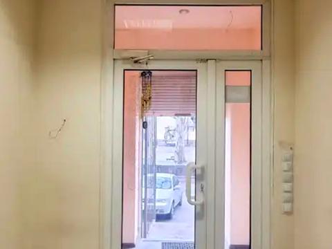 комерційна за адресою Дмитра Яворницького просп. (Карла Маркса), 82