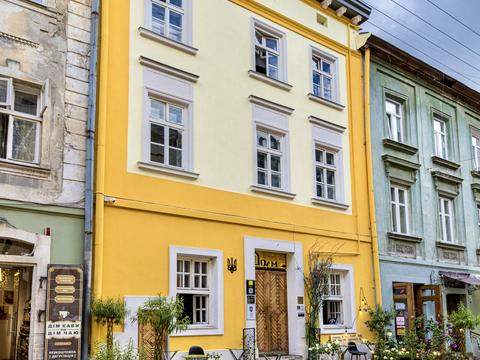 комерційна за адресою Староєврейська вул., 22
