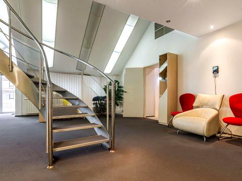 комерційна за адресою Левка Лук'яненка вул. (Маршала Тимошенка), 29