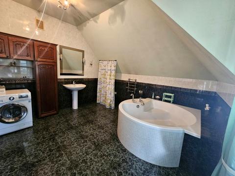 будинок за адресою Центральна вул. (Леніна)