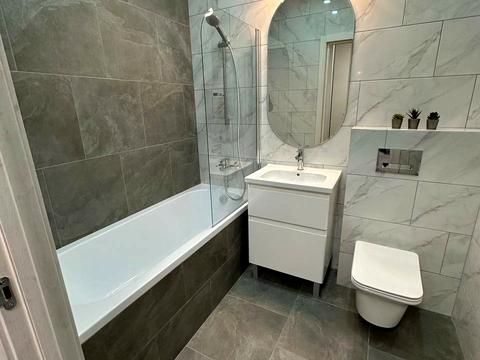 квартира за адресою Любомира Гузара просп. (Космонавта Комарова), 9-б