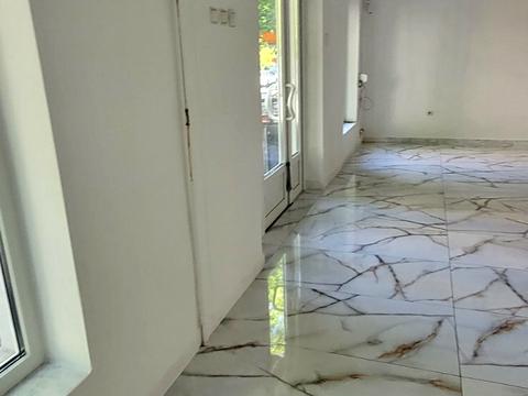 коммерческая по адресу Івана Франка, 10