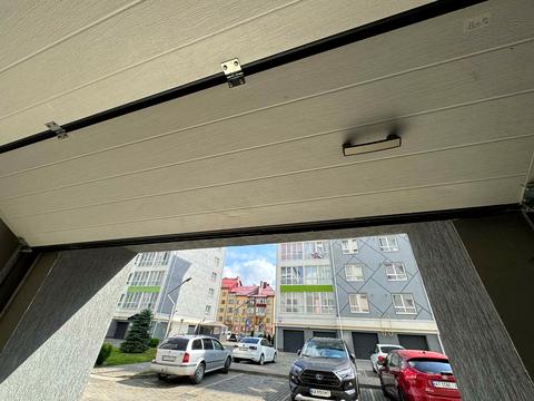 паркомісце за адресою Олександра Довженка вул., 37