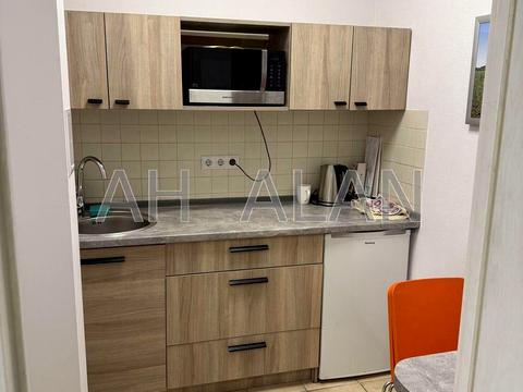 комерційна за адресою Регенераторна вул., 4