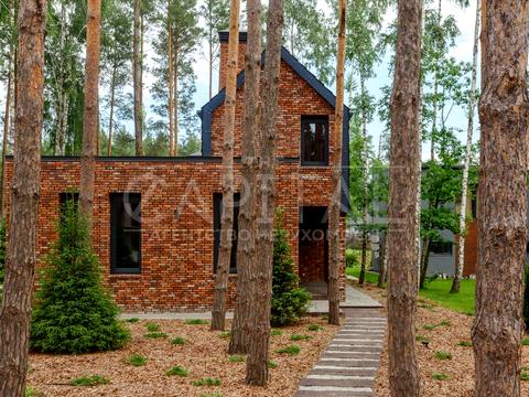 будинок за адресою Набережна вул.