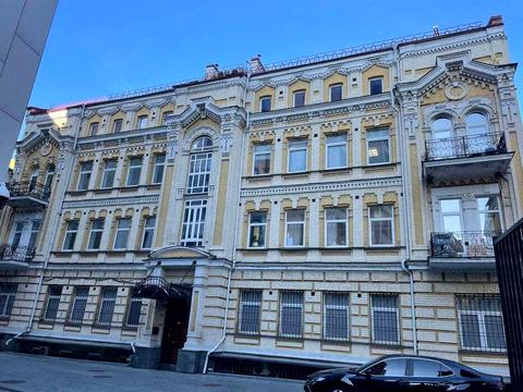 комерційна за адресою Михайлівська вул., 12-Б
