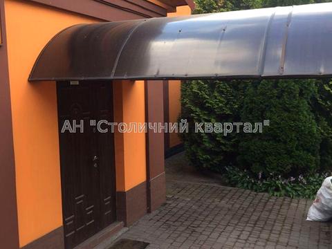 комерційна за адресою Валерія Лобановського просп. (Червонозоряний), 30