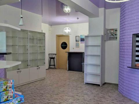 комерційна за адресою Кам'янецька вул., 118