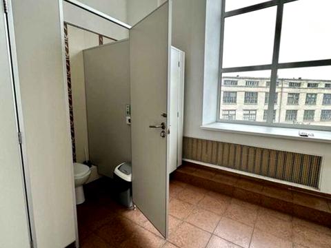 комерційна за адресою Дениса Монастирського вул. (Василя Сурікова), 3