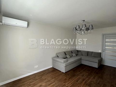 квартира за адресою Софії Русової вул., 7-А