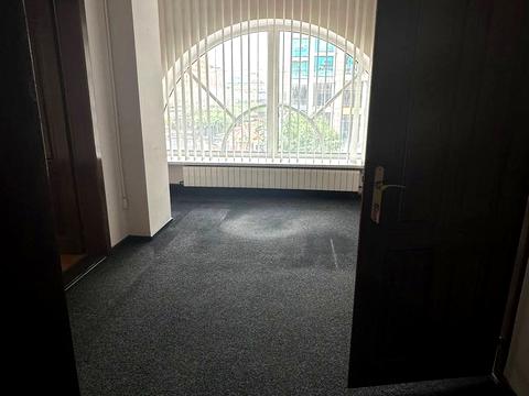 коммерческая по адресу Исполкомовская ул., 7
