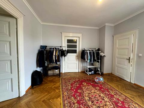 квартира за адресою Шпитальна вул., 6