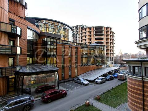 комерційна за адресою Старонаводницька вул., 13
