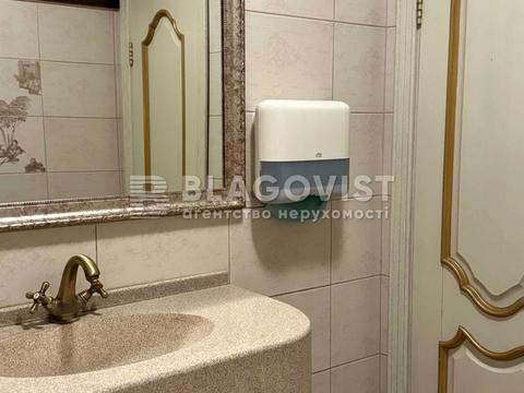 комерційна за адресою Лісківська вул., 33