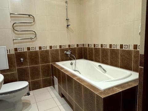квартира по адресу Салютная ул., 1-Б