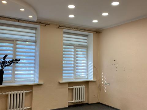 комерційна за адресою Михайла Грушевського вул., 9