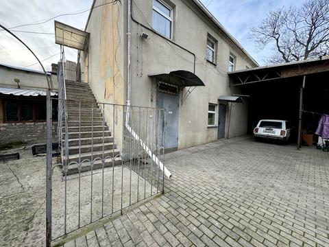 комерційна за адресою 1-й Водопровідний пров., 2