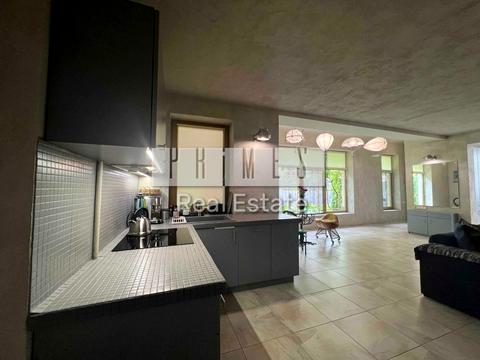 будинок за адресою Богатирська вул., 30а