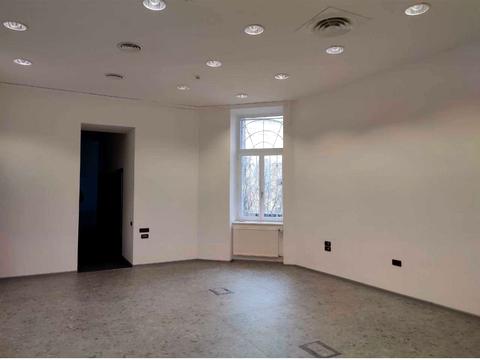 комерційна за адресою Музейний пров., 4