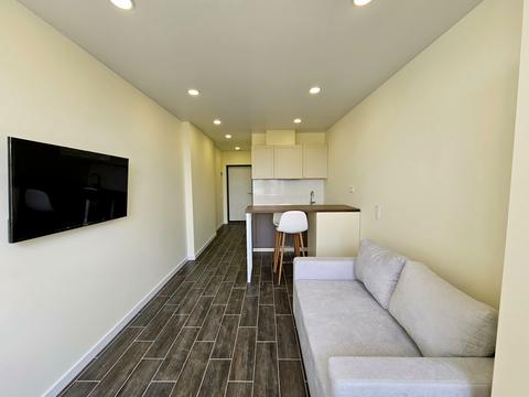 квартира за адресою Академіка Булаховського вул., 2