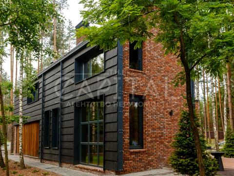 будинок за адресою Набережна вул.