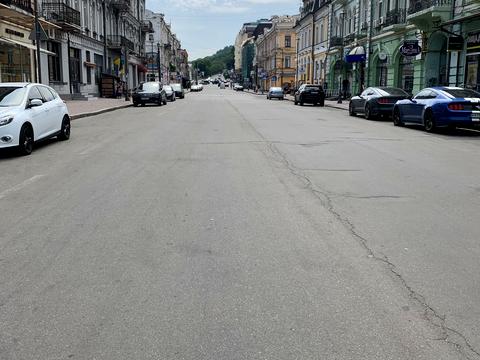комерційна за адресою Петра Сагайдачного вул., 25-Г