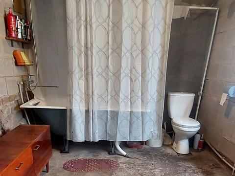 будинок за адресою Комунальна, 1