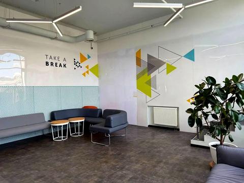 комерційна за адресою Сім'ї Прахових вул. (Гайдара), 50