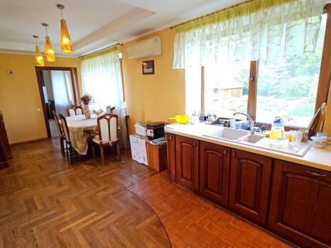 будинок за адресою Квітнева
