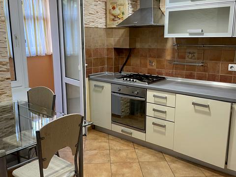 квартира за адресою Київ, Рибальська вул., 8