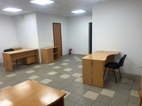 комерційна за адресою Левка Лук'яненка вул. (Маршала Тимошенка), 29-В