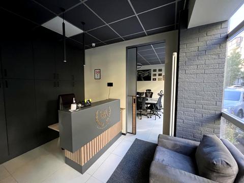 комерційна за адресою Набережно-Хрещатицька вул., 35В