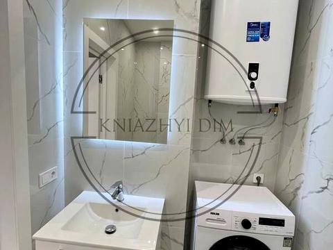 квартира за адресою Дніпровська набережна вул., 17-К