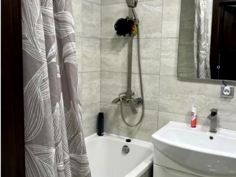 квартира за адресою Дмитра Антоновича бульв., 8